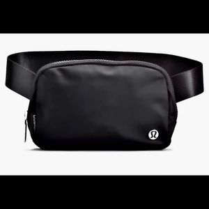 New With Tags LULULEMON EVERYWHERE BELT BAG